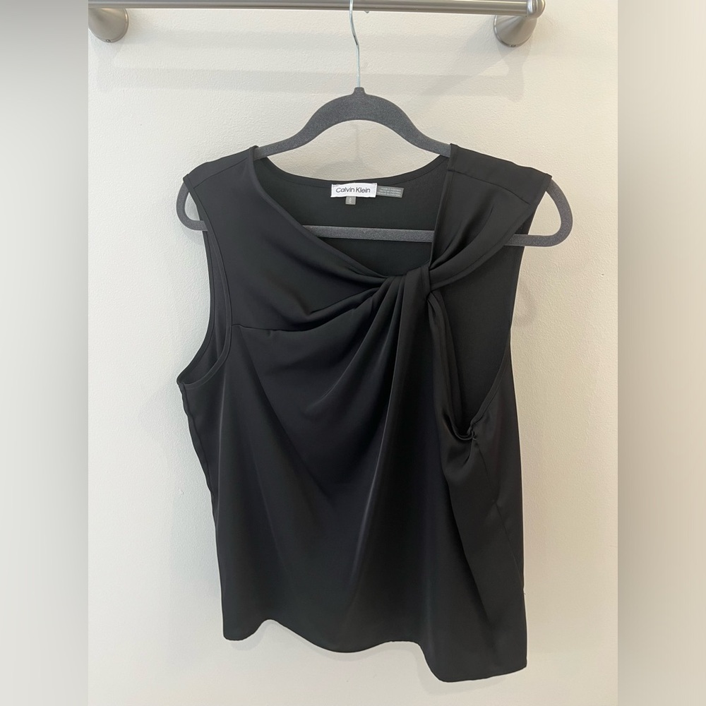 Black Calvin Klein she’ll, NWT, large